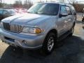 2000 Silver Metallic Lincoln Navigator 4x4  photo #3