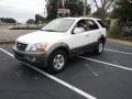 Clear White 2008 Kia Sorento EX