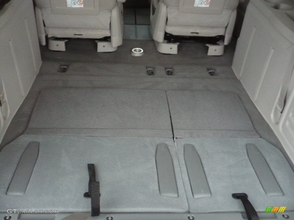 2010 Chrysler Town & Country Limited Trunk Photo #58611248