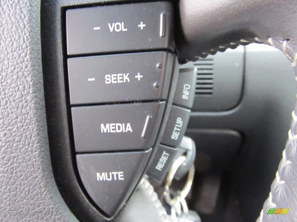 2008 Ford Taurus Limited Controls Photo #58612895
