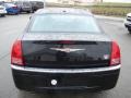 Brilliant Black - 300 C HEMI Photo No. 7