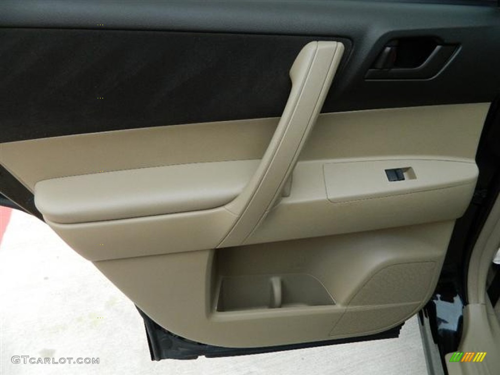2008 Highlander  - Black / Sand Beige photo #12
