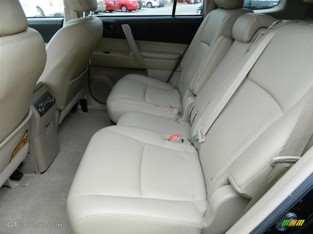2008 Highlander  - Black / Sand Beige photo #14