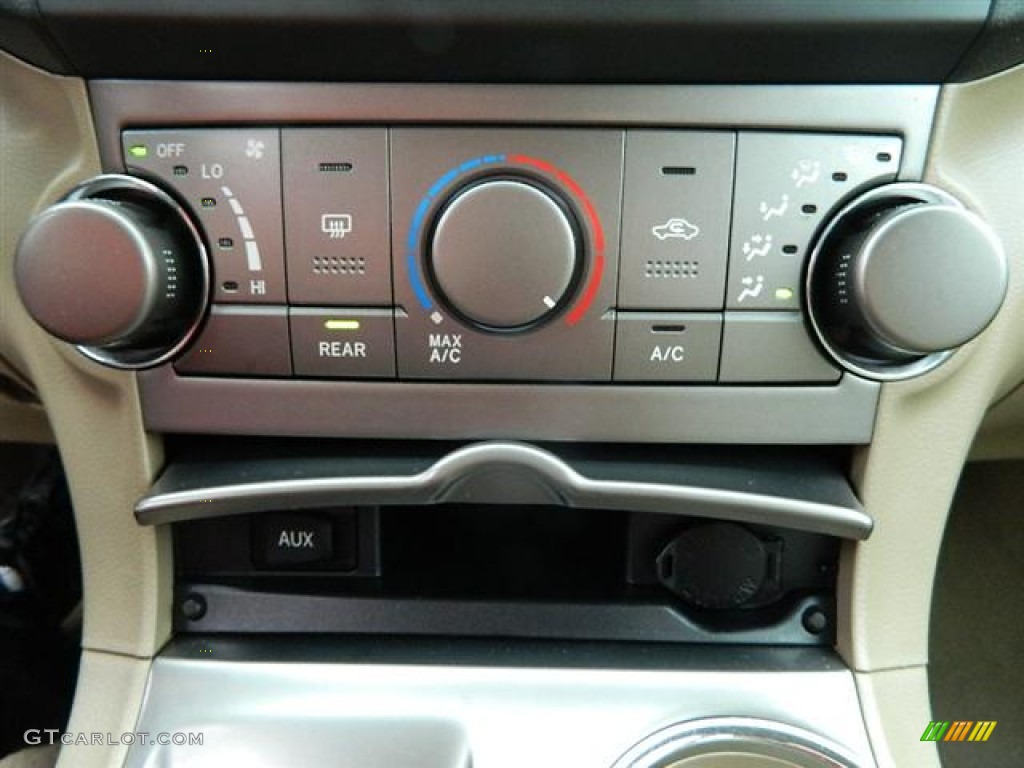 2008 Highlander  - Black / Sand Beige photo #25