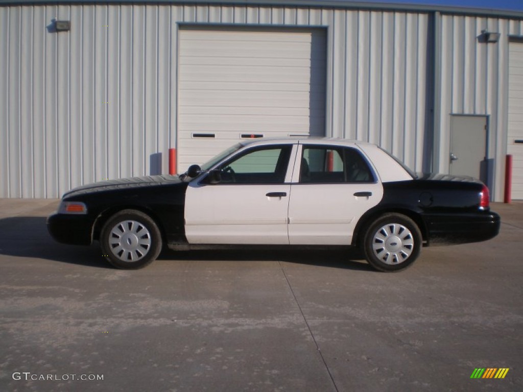 2009 Crown Victoria Police Interceptor - Black/White / Dark Charcoal photo #2