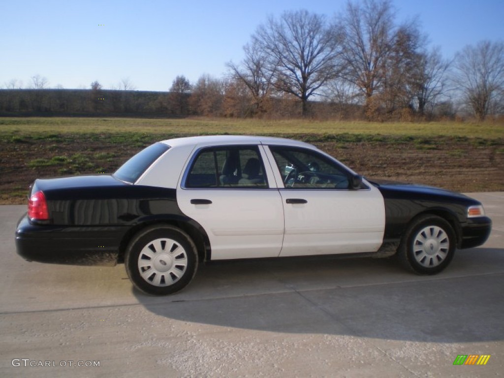 2009 Crown Victoria Police Interceptor - Black/White / Dark Charcoal photo #5