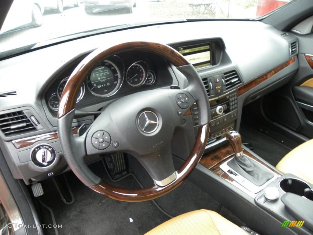 2010 Mercedes-Benz E 550 Coupe Natural Beige Dashboard Photo #58634681