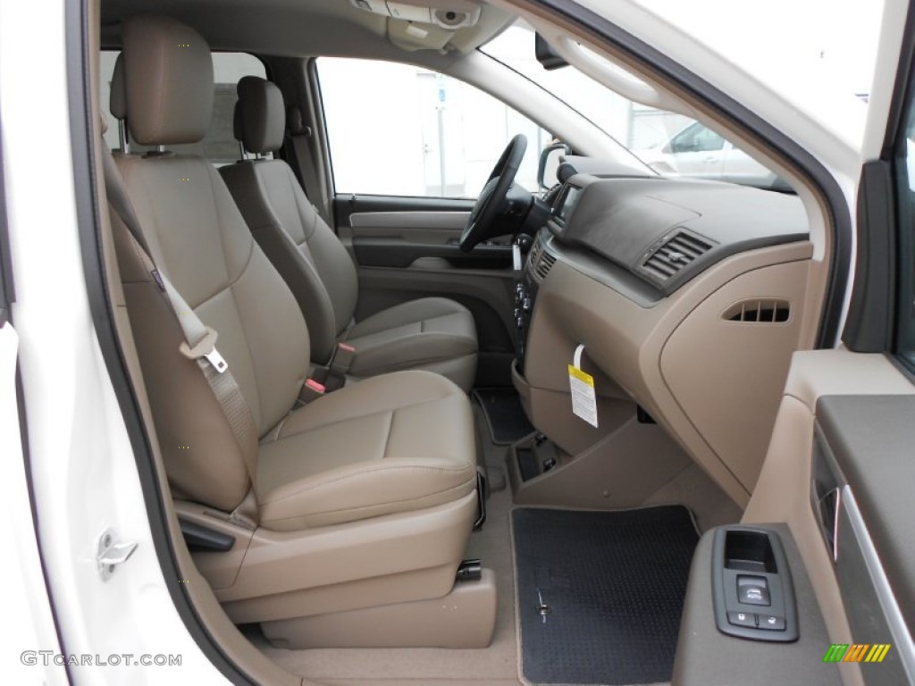 Sierra Sand Interior 2012 Volkswagen Routan SE Photo #58635677