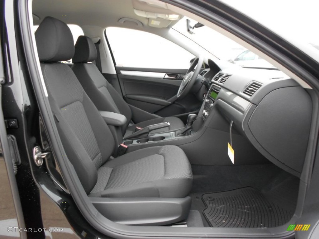 Titan Black Interior 2012 Volkswagen Passat 2.5L S Photo #58635896