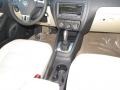 Black - Jetta SE Sedan Photo No. 6