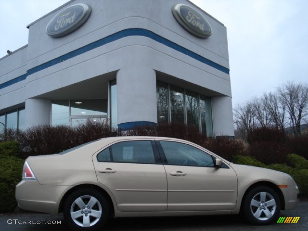 2006 Fusion SE V6 - Dune Pearl Metallic / Charcoal Black photo #1