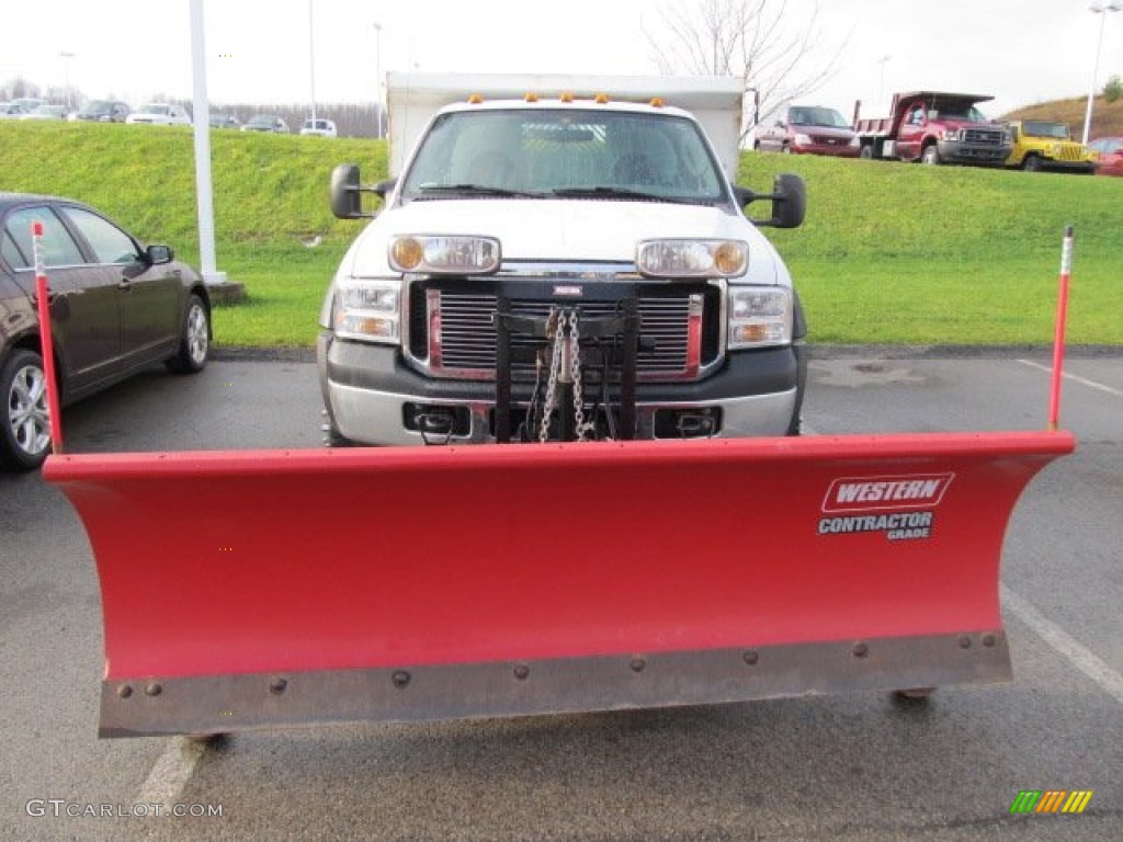 Oxford White 2006 Ford F550 Super Duty XL Regular Cab 4x4 Plow Truck Exterior Photo #58639817