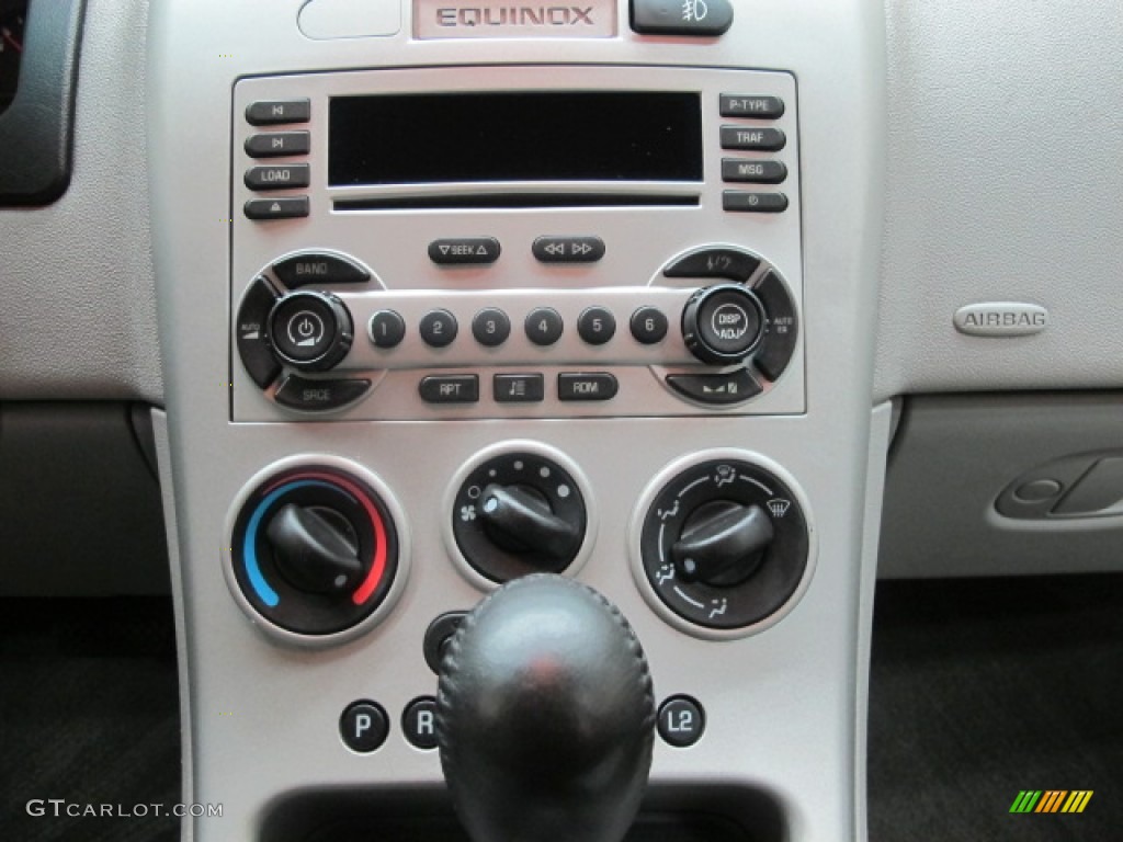 2005 Equinox LT AWD - Black / Light Gray photo #31