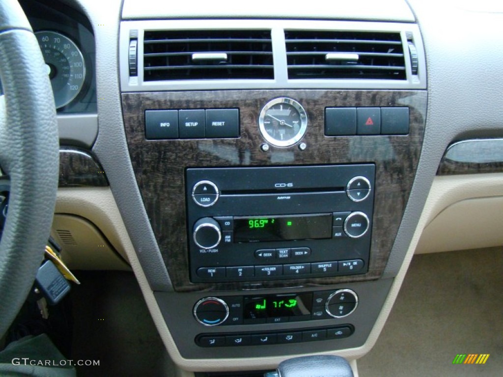 2009 Mercury Milan I4 Premier Controls Photo #58647128