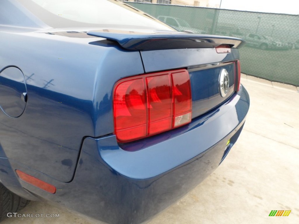 2007 Mustang V6 Premium Coupe - Vista Blue Metallic / Dark Charcoal photo #19
