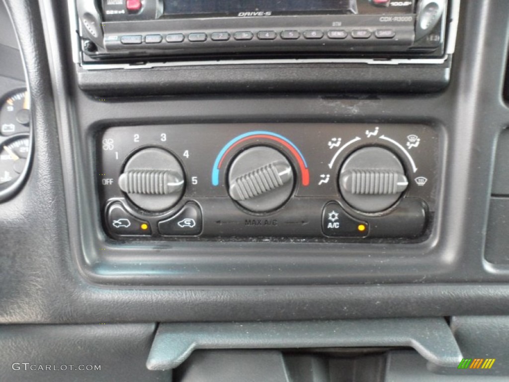2000 Chevrolet Silverado 1500 Extended Cab Controls Photo #58657595