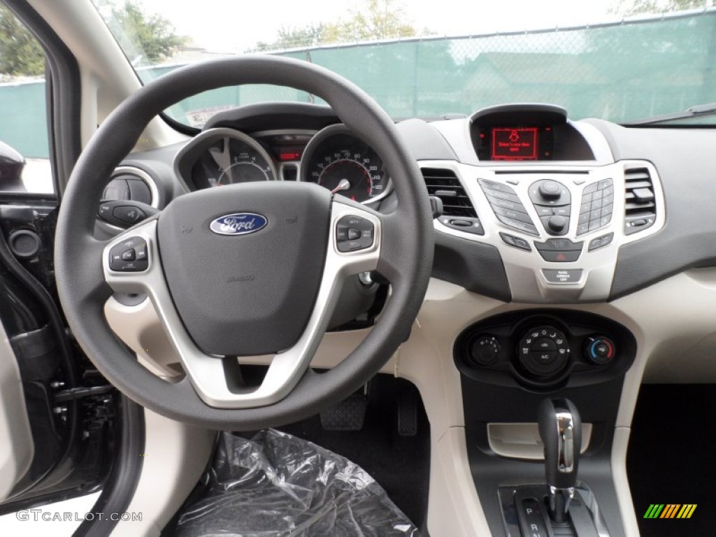 2012 Ford Fiesta SE SFE Hatchback Dashboard Photos