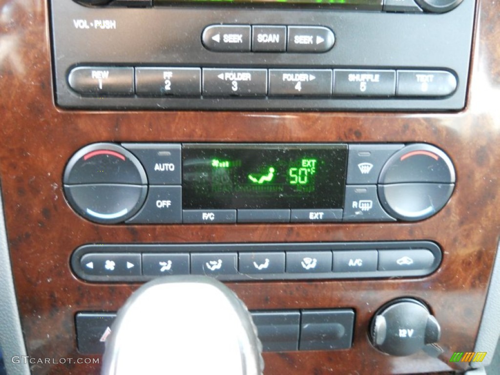 2005 Ford Five Hundred SEL AWD Controls Photo #58661369