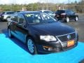 Deep Black - Passat Komfort Sedan Photo No. 5