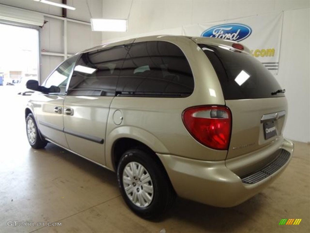 2007 Town & Country  - Linen Gold Metallic / Medium Slate Gray photo #6