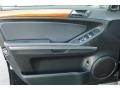 Obsidian Black Metallic - GL 450 4Matic Photo No. 9
