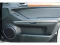 Obsidian Black Metallic - GL 450 4Matic Photo No. 11