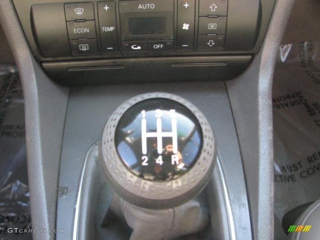 2001 Audi A4 1.8T Sedan Transmission Photos