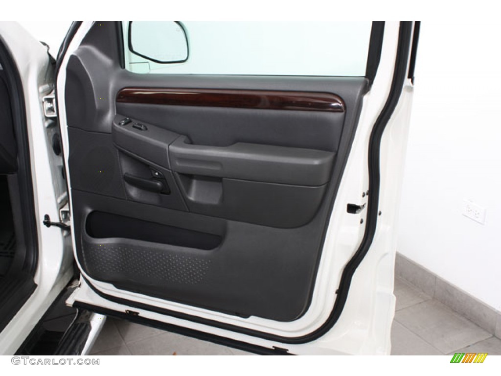 2004 Explorer Limited AWD - Ceramic White Tri Coat Metallic / Graphite photo #12