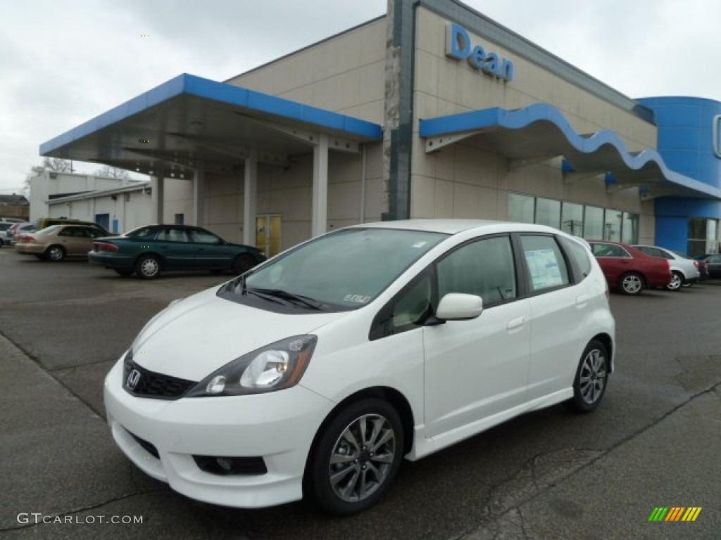 Taffeta White Honda Fit