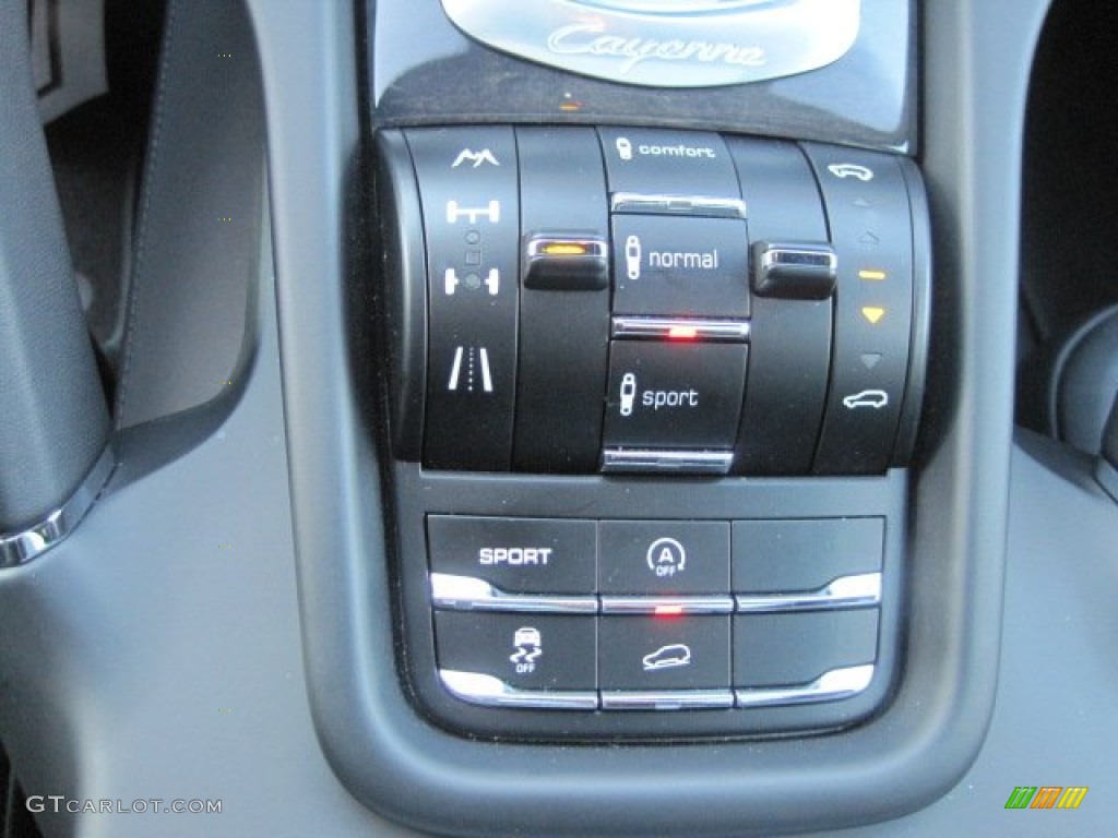 2012 Porsche Cayenne Turbo Controls Photo #58676540