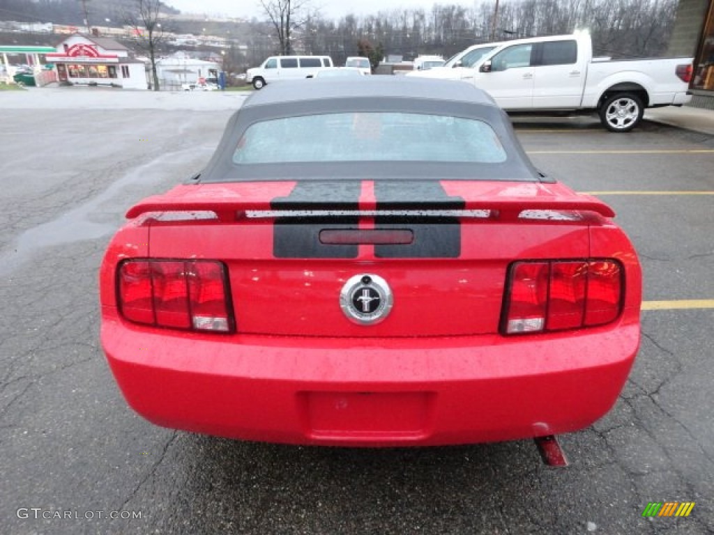 2005 Mustang V6 Premium Convertible - Torch Red / Light Graphite photo #3