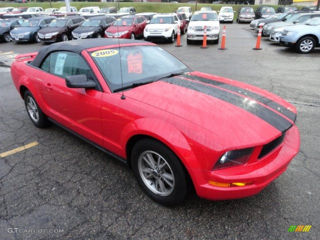 2005 Mustang V6 Premium Convertible - Torch Red / Light Graphite photo #6