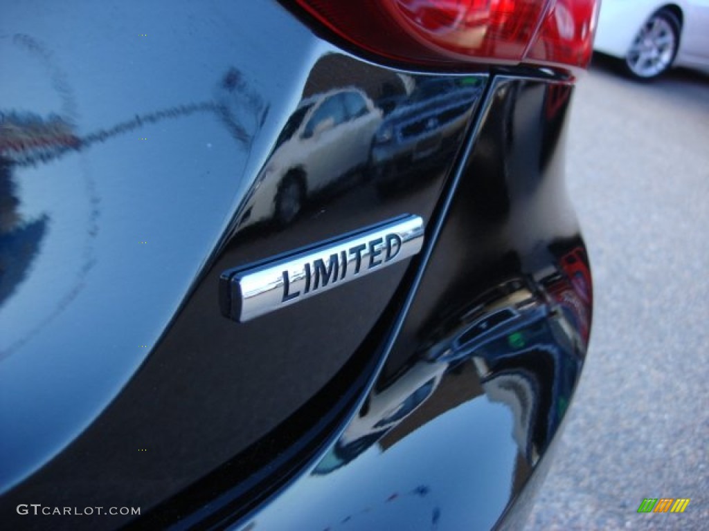 2011 Sonata Limited - Midnight Black / Black photo #29