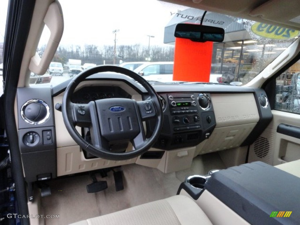 2009 F250 Super Duty XLT Crew Cab 4x4 - Dark Blue Pearl Metallic / Medium Stone photo #12