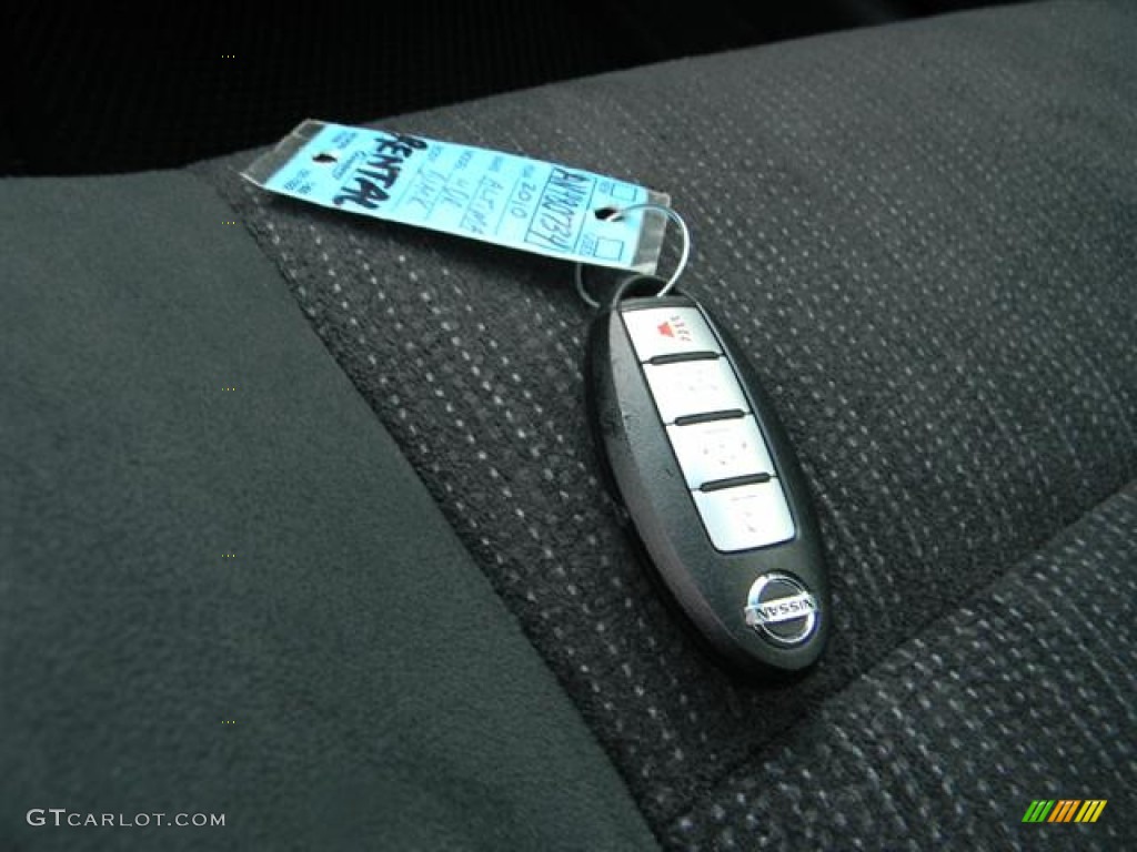 2010 Nissan Altima 2.5 S Keys Photos