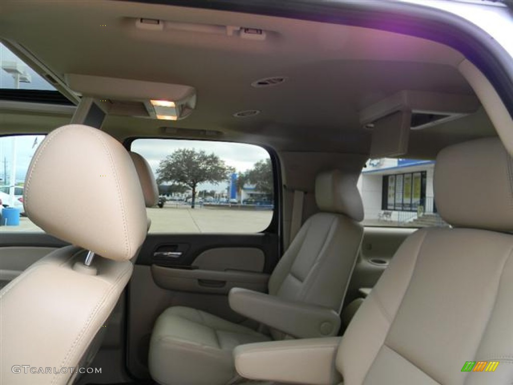 2011 Suburban LTZ - Summit White / Light Cashmere/Dark Cashmere photo #15