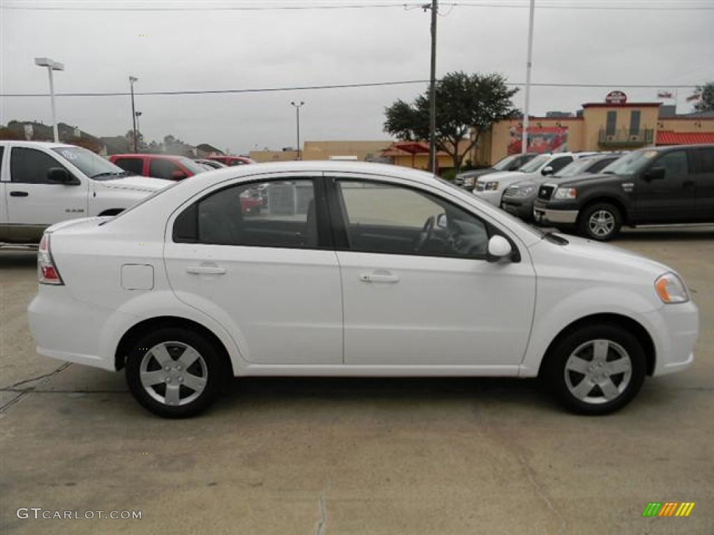 2010 Aveo LT Sedan - Summit White / Charcoal photo #4