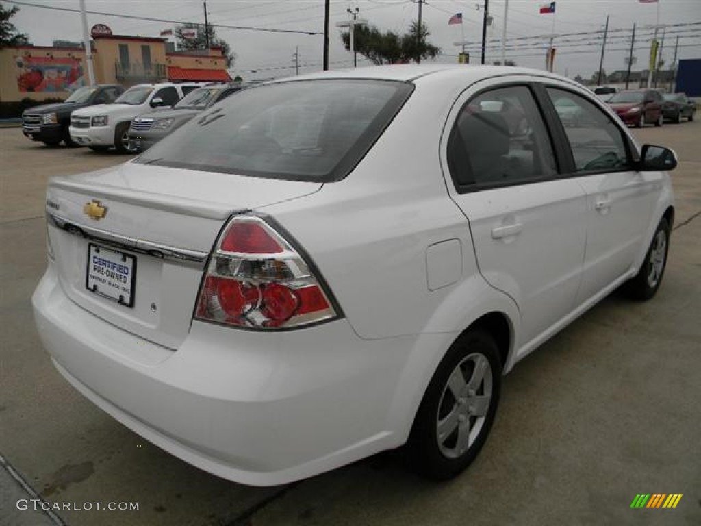 2010 Aveo LT Sedan - Summit White / Charcoal photo #5