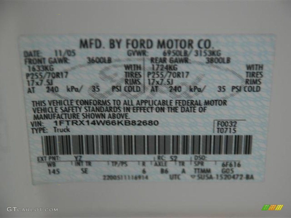 2006 F150 STX SuperCab 4x4 - Oxford White / Medium/Dark Flint photo #17