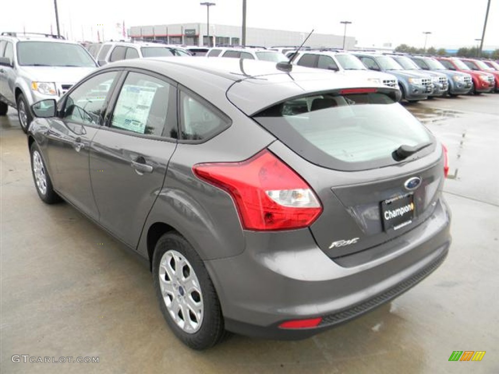 2012 Focus SE 5-Door - Sterling Grey Metallic / Stone photo #7