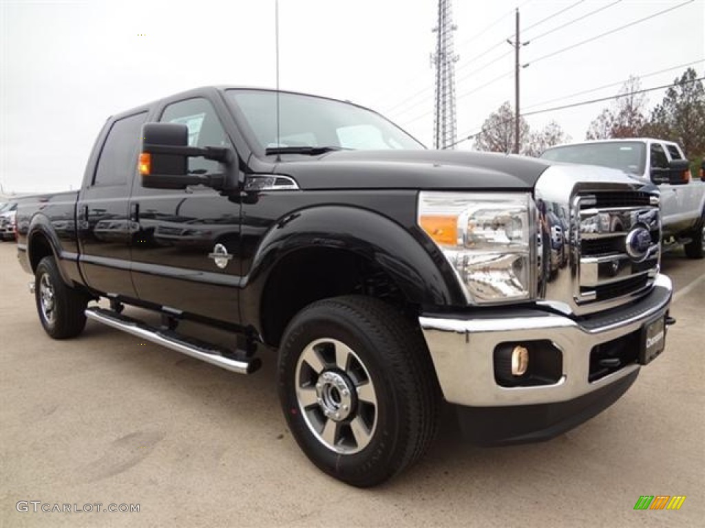 2012 F250 Super Duty Lariat Crew Cab 4x4 - Tuxedo Black Metallic / Black photo #3