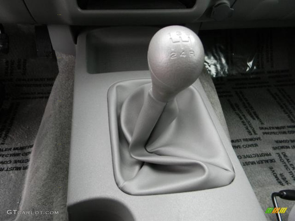 2010 Nissan Frontier XE King Cab Transmission Photos