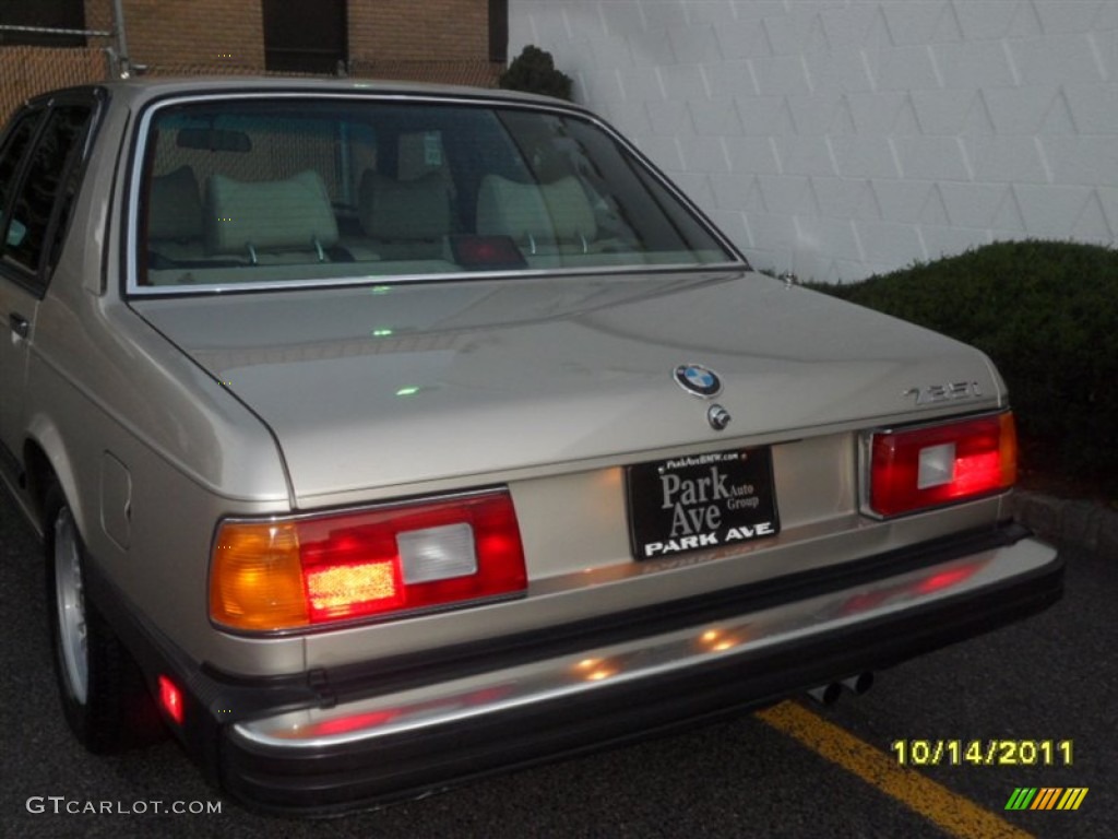 1986 7 Series 735i Sedan - Bronzit Beige Metallic / Beige photo #2