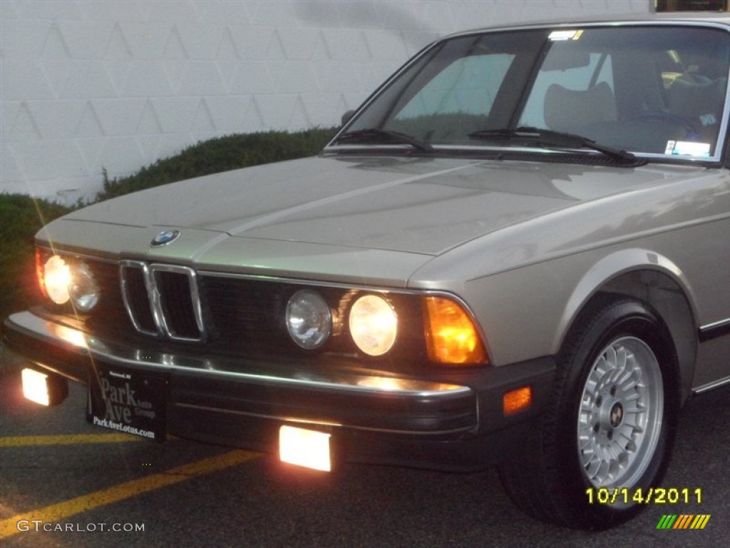 1986 7 Series 735i Sedan - Bronzit Beige Metallic / Beige photo #3
