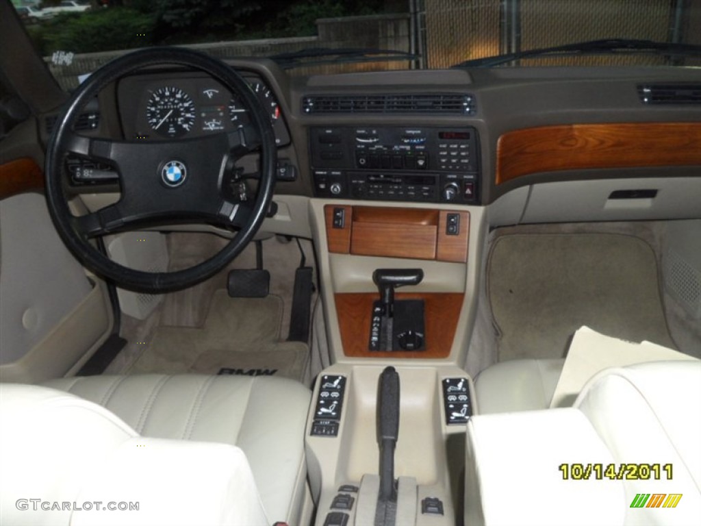 1986 BMW 7 Series 735i Sedan Beige Dashboard Photo #58701070