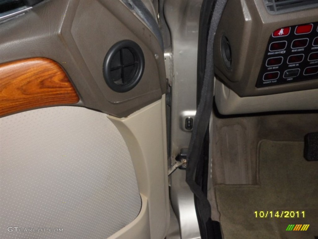 1986 7 Series 735i Sedan - Bronzit Beige Metallic / Beige photo #16