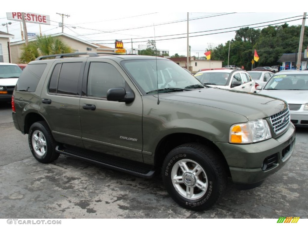 2004 Explorer XLT - Estate Green Metallic / Graphite photo #4