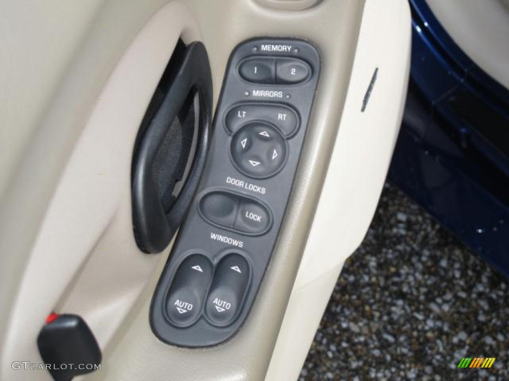 2004 Corvette Convertible - LeMans Blue Metallic / Light Gray photo #16