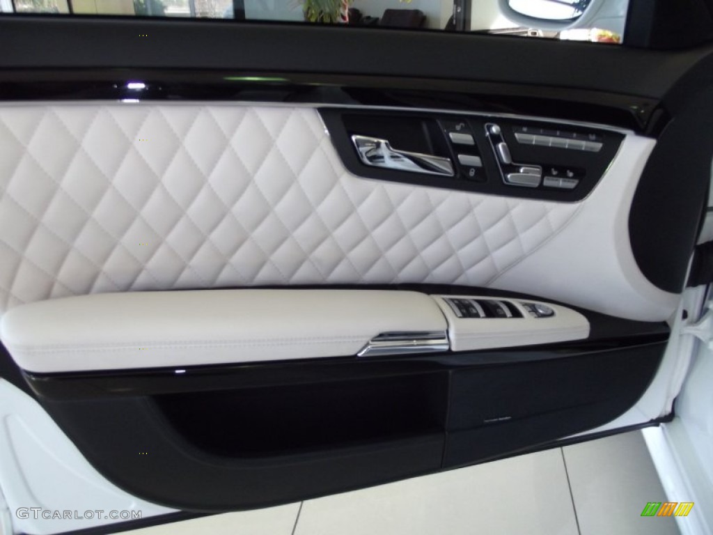 2009 Mercedes-Benz S 65 AMG Sedan Door Panel Photos