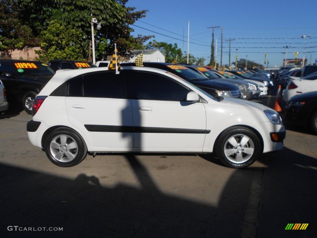 2007 Rio Rio5 SX Hatchback - White / Black photo #4